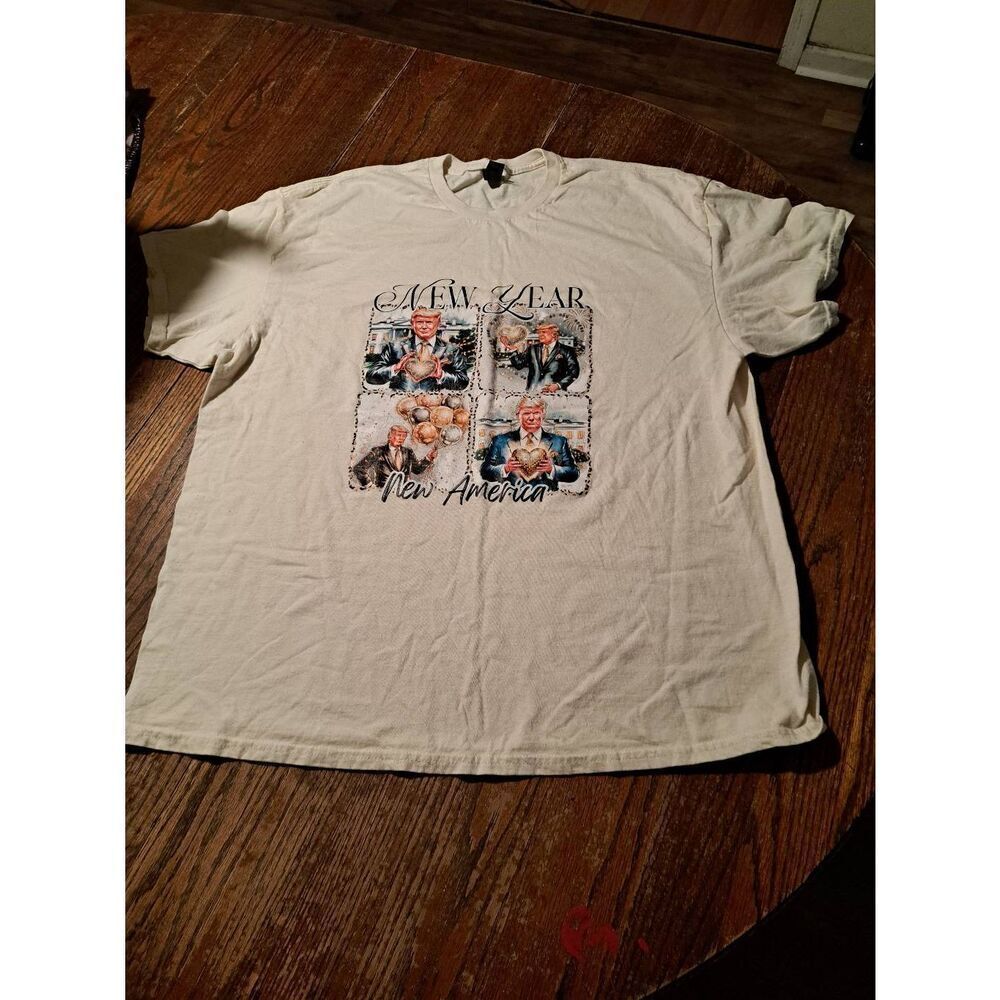 Gildan Unisex 2XL Cream Short Sleeve Crew Neck T-Shirt President Trump New Year
